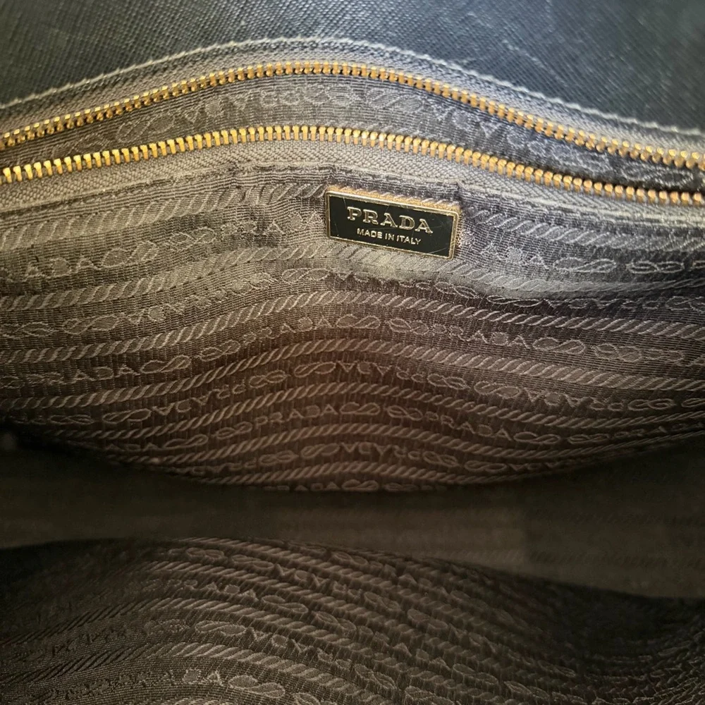 Prada Large Galleria Tote Bag in Black Saffiano Lux Leather